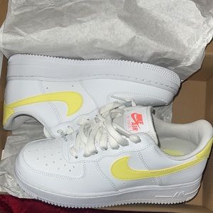 Nike air-force 1 07’